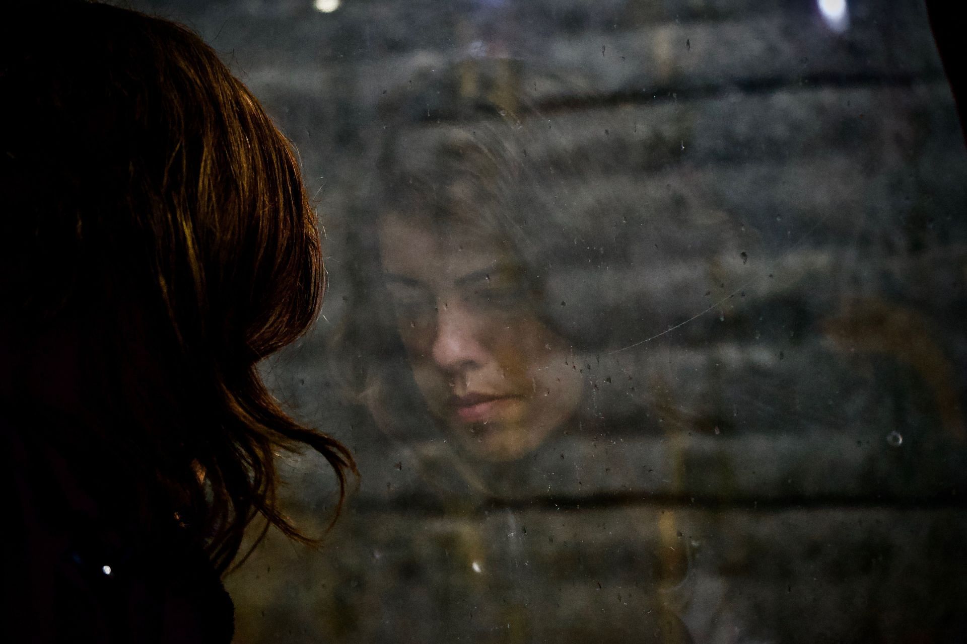 Depression showers may affect how you start your day. (Image via Unsplash/ Tiago Bandeira)